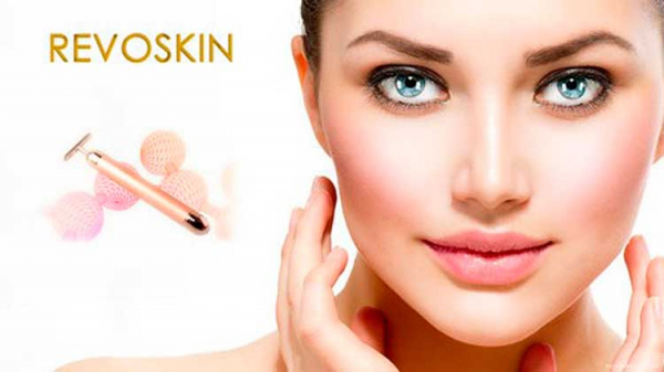 Массажер Revoskin для лица
Массажер Revoskin для лица