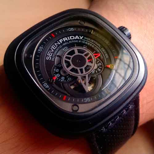 Часы SevenFriday
Часы SevenFriday
